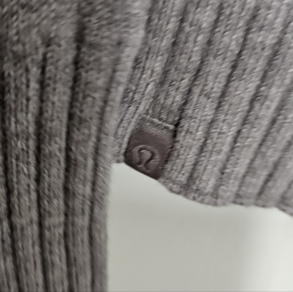 Lululemon Still Lotus Reversible Sweater - Picture 5 of 6